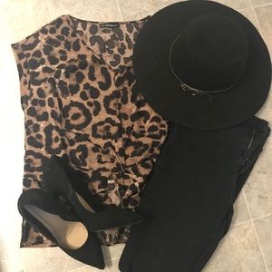Leopard print twist shirt NWOT